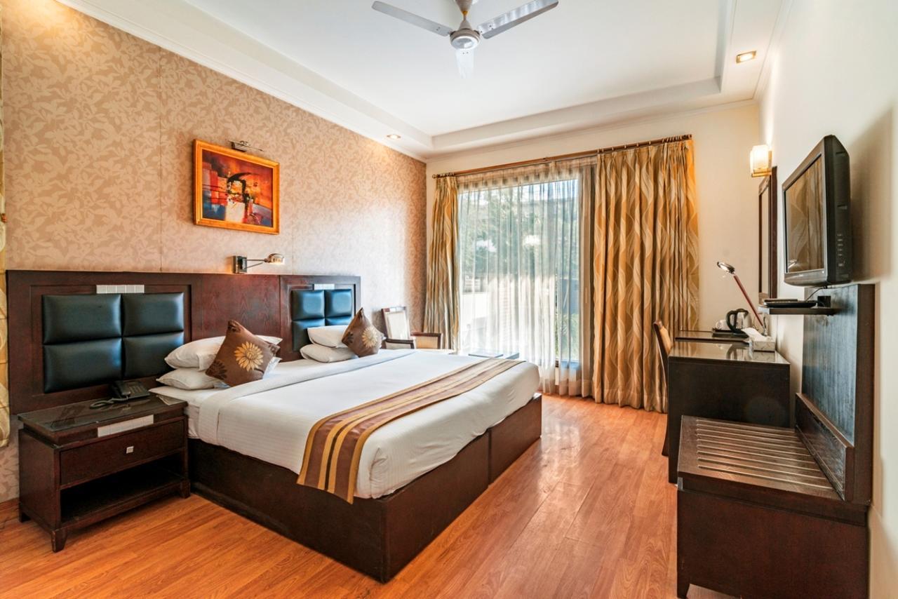 גורגאון Royal Residence Mg Road מראה חיצוני תמונה