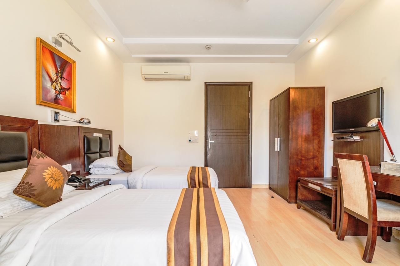 גורגאון Royal Residence Mg Road מראה חיצוני תמונה